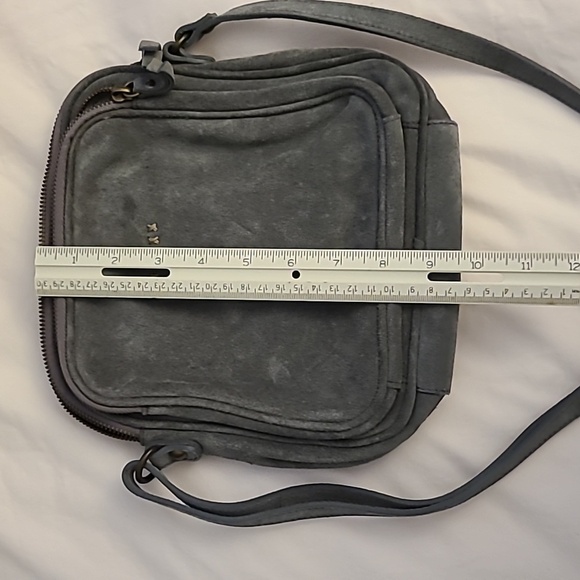 Sundance Merchant Crossbody bag, gray suede, like new - Picture 5 of 5